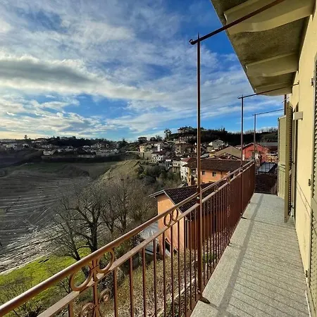 Locanda Del Bricco Pt Cisterna dʼAsti Buitenkant foto